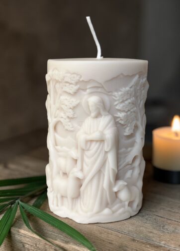 Chrześcijańska naturalna świeca z postacią Jezusa i owiec
