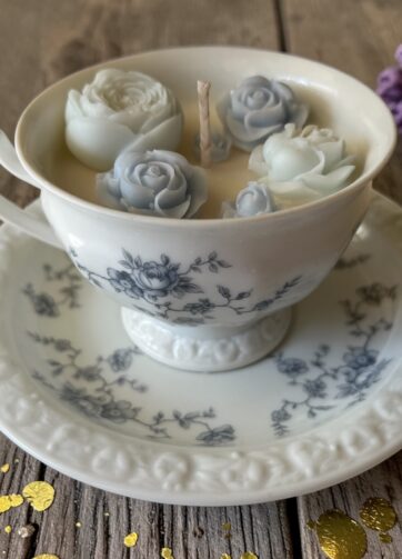 Świeca oliwkowa w oryginalnej porcelanowej filiżance Rosenthal Maria